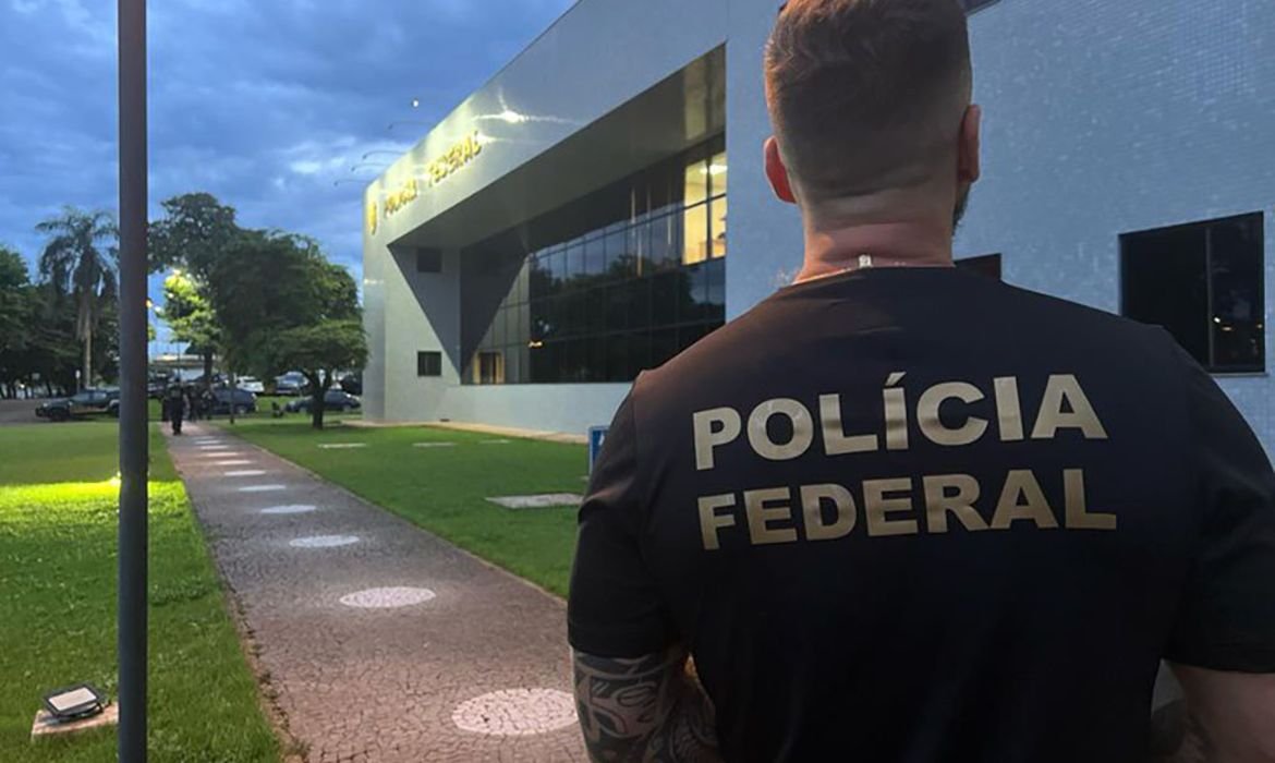 PF combate tráfico internacional de drogas e armas com a Operação Pó de Ferro. Foram efetuadas 15 prisões em flagrante e a apreensão de mais de 20 toneladas de entorpecentes. Foto: Polícia Federal