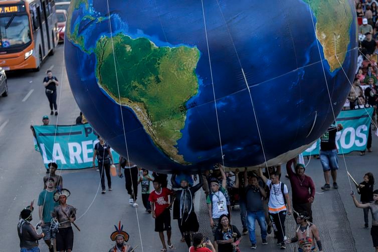 Joédson Alves/Agência Brasil Brasília (DF), 10/04/2025 - Indígenas de várias etnias participam da marcha do acampamento terra livre (ATL).
Foto: Joédson Alves/Agência Brasil