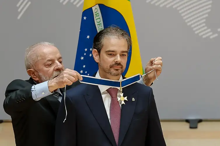 Ricardo Stuckert / PR Presidente da República, Luiz Inácio Lula da Silva, durante sessão solene por ocasião da assinatura de Declaração de Intenções entre o Brasil e a Interpol. Sede da Interpol, Lyon - França.
Foto: Ricardo Stuckert / PR