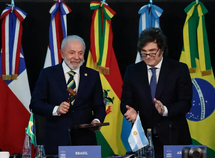 Ricardo Stuckert / PR Presidente da República, Luiz Inácio Lula da Silva, durante cerimônia de transmissão da Presidência Pro Tempore da República Argentina para a República Federativa do Brasil. Palácio San Martín, Buenos Aires, Argentina.
Foto: Ricardo Stuckert / PR