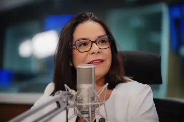 Rafa Neddermeyer/Agência Brasil Brasília (DF), 14/03/2024, - Denise Pires de Carvalho, presidente da Capes, durante entrevista no programa A Voz do Brasil, nos estúdios da EBC. Foto: Rafa Neddermeyer/Agência Brasil