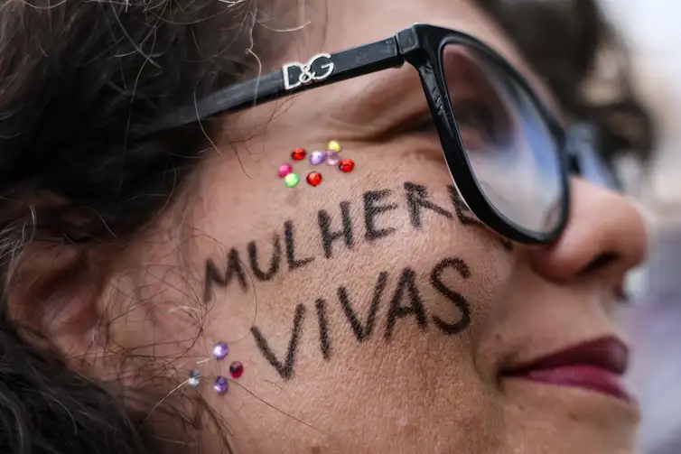 Marcelo Camargo/Agência Brasil Brasília (DF), 07/12/2025 - O Levante Mulheres Vivas realiza ato na área central de Brasília para denunciar o feminicídio e todas as formas de violência contra mulheres. Foto: Marcelo Camargo/Agência Brasil